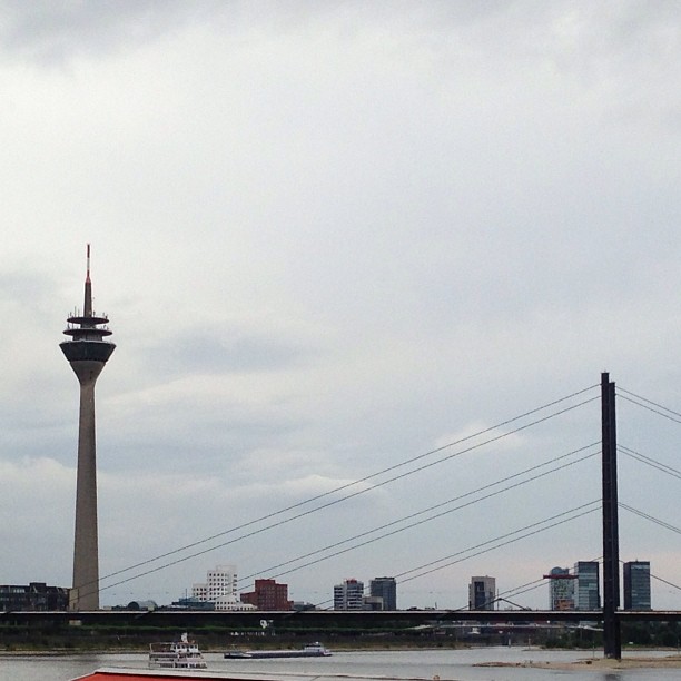 Foto - Rheinturm in Düsseldorf